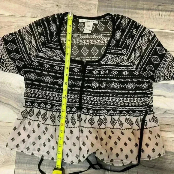 American Rag Sheer top, tie belt, 3/4 sleeves v-neck peplum style shirt size med - Picture 6 of 6